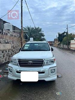تۆیۆتا لاند کروزەر